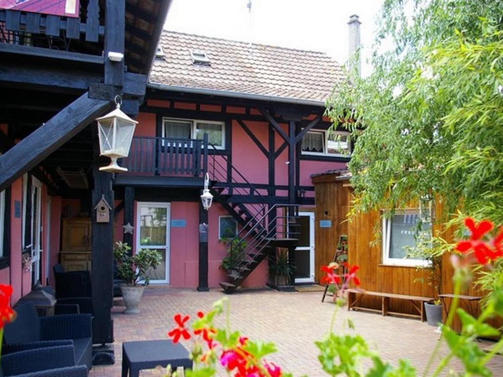 Chambres D'Hotes Le Domaine Des Remparts Selestat Exterior photo