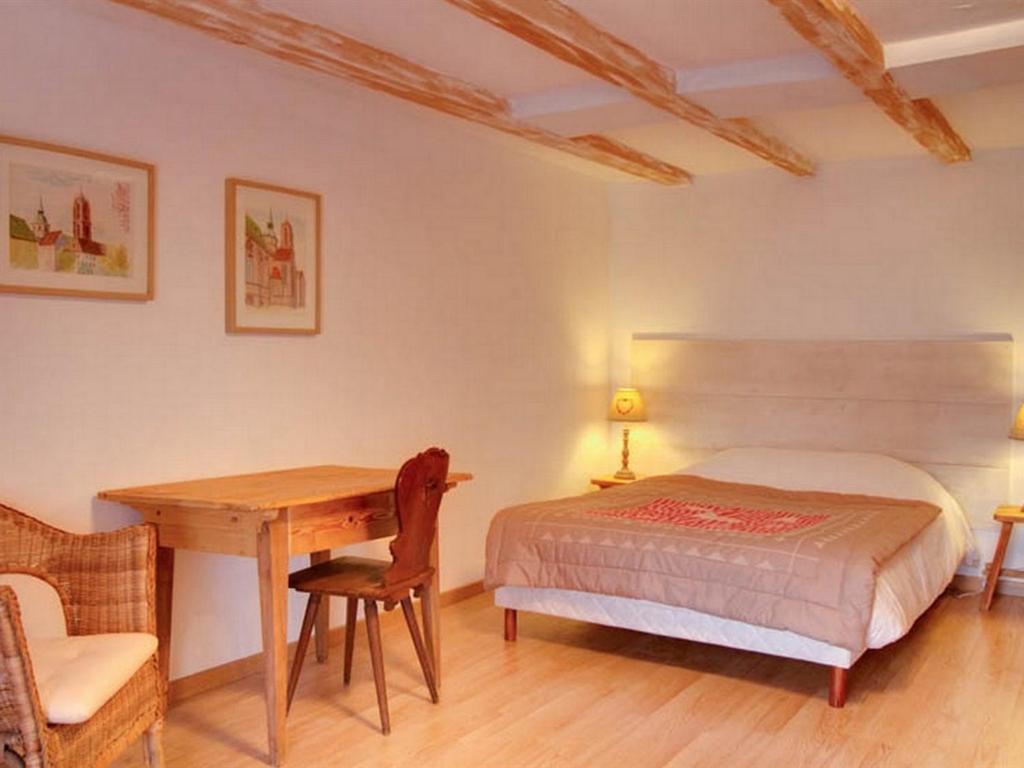 Chambres D'Hotes Le Domaine Des Remparts Selestat Room photo